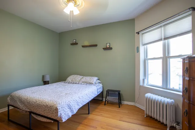 $2,100 | 2048 West Fargo Avenue, Unit 3W, Chicago, IL 60645