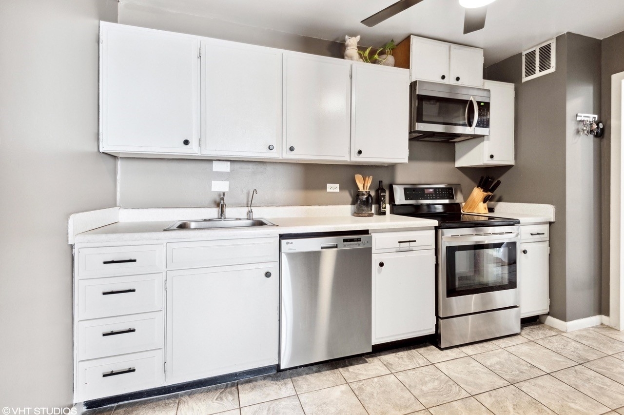 5455 North Sheridan Road, Unit 3111 Chicago, IL 60640 - Photo 5 of 13 Gallery Image 5