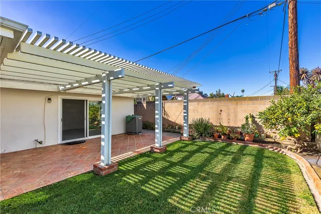 $1,095,000 | 1915 West St Gertrude Place, Santa Ana, CA 92704