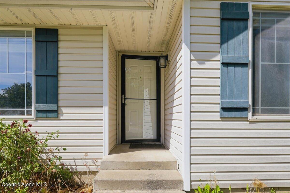 7443 Macaw Lane Rathdrum, ID 83858 - Photo 5 of 28 05-7443 Macaw Ln_RedHogMedia