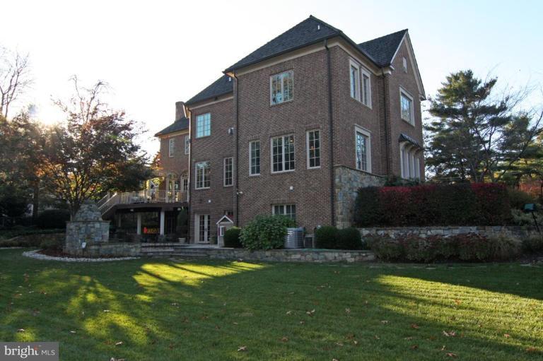 8201 Burning Tree Road Bethesda, MD 20817 - Photo 27 of 29 Exterior (Rear)