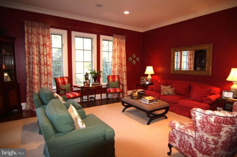 8201 Burning Tree Road Bethesda, MD 20817 - Photo 4 of 29 Living Room