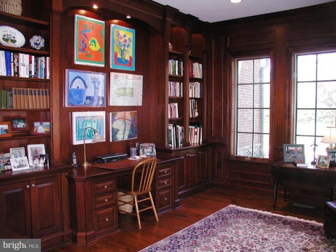 8201 Burning Tree Road Bethesda, MD 20817 - Photo 8 of 29 Den