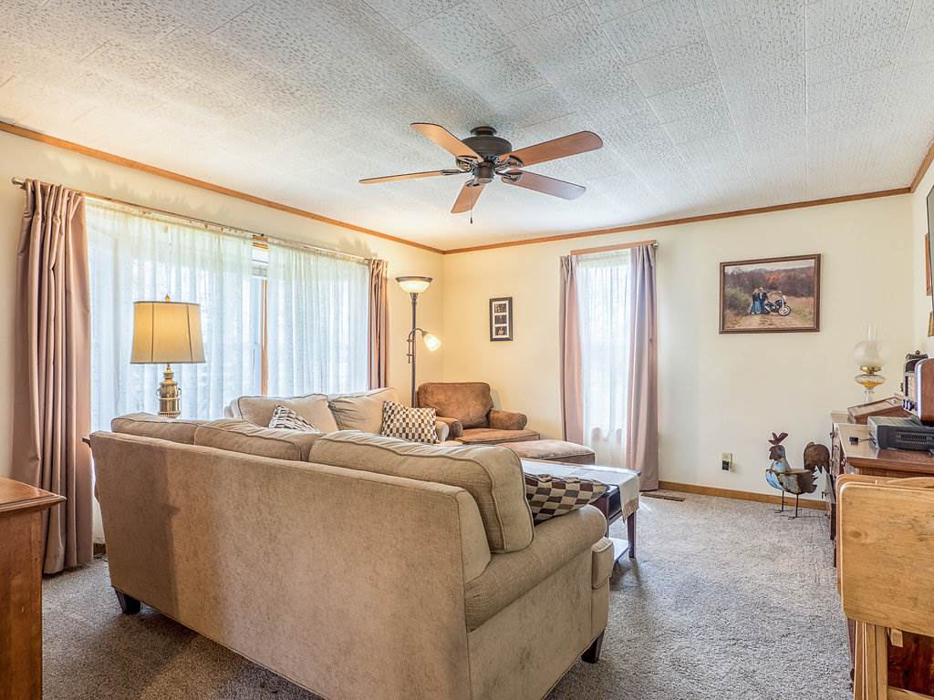 18521 Madden Road Churubusco, IN 46723 - Photo 10 of 31 Gallery Image 10