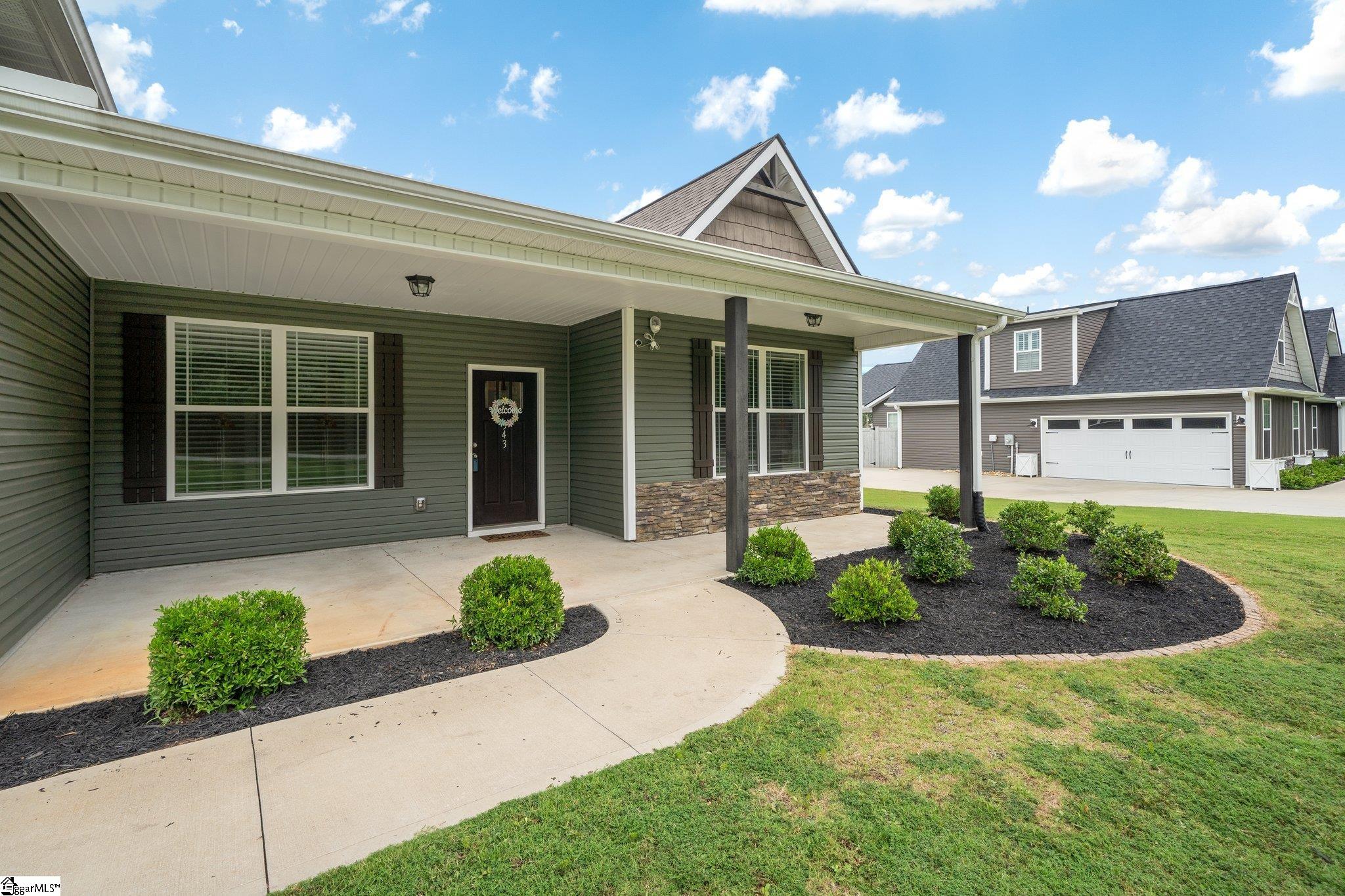 343 Waters Road Taylors, SC 29687 - Photo 3 of 36