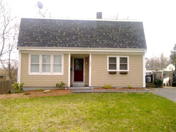 125 Alsada Road Swansea, MA 02777 - Photo 2 of 18 Gallery Image 2