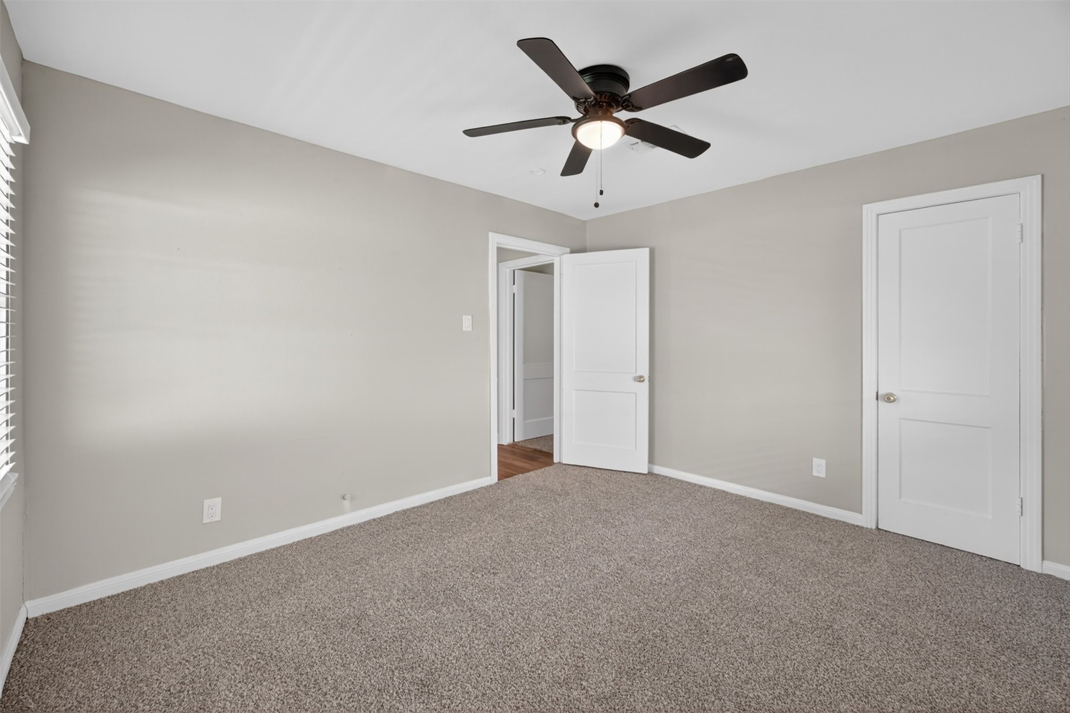 920 Nottingham Drive Angleton, TX 77515 - Photo 15 of 29