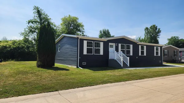 $139,900 | 1176 Maple Leaf Court, Charlotte, MI 48813