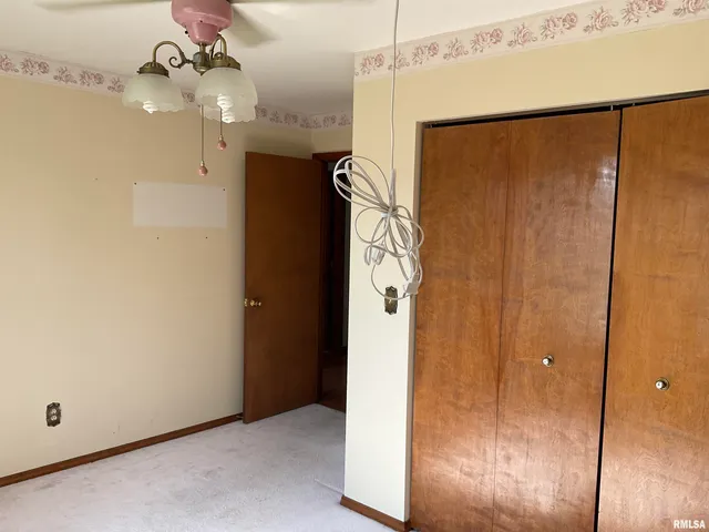 $269,900 | 12 Hickory Road, Nashville, IL 62263