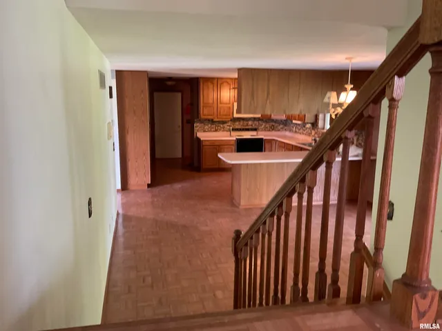 $269,900 | 12 Hickory Road, Nashville, IL 62263