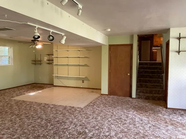 $269,900 | 12 Hickory Road, Nashville, IL 62263