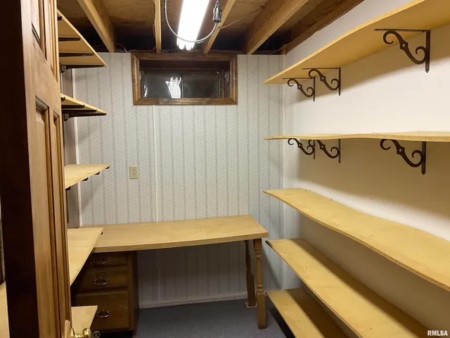 $269,900 | 12 Hickory Road, Nashville, IL 62263