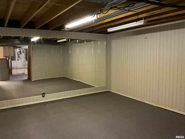 $269,900 | 12 Hickory Road, Nashville, IL 62263