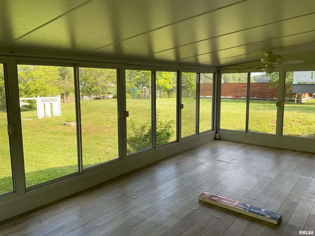 $269,900 | 12 Hickory Road, Nashville, IL 62263