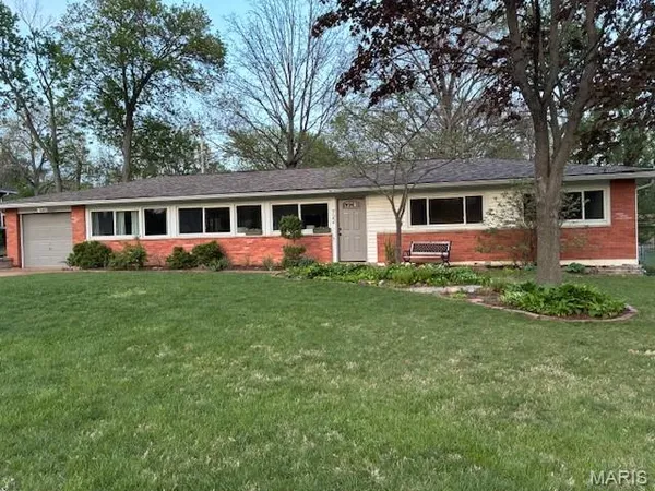 $489,900 | 722 Lantern Lane, Olivette, MO 63132