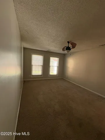 $1,475 | 502 West Hilltop Court, Jacksonville, NC 28546