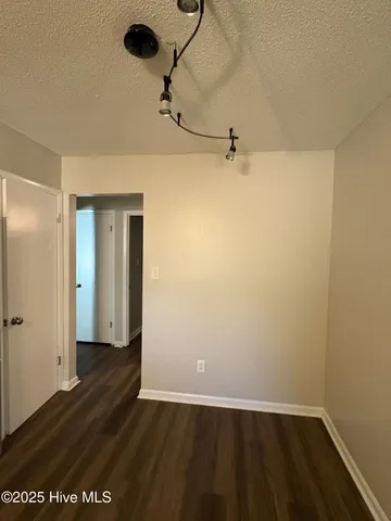 $1,475 | 502 West Hilltop Court, Jacksonville, NC 28546