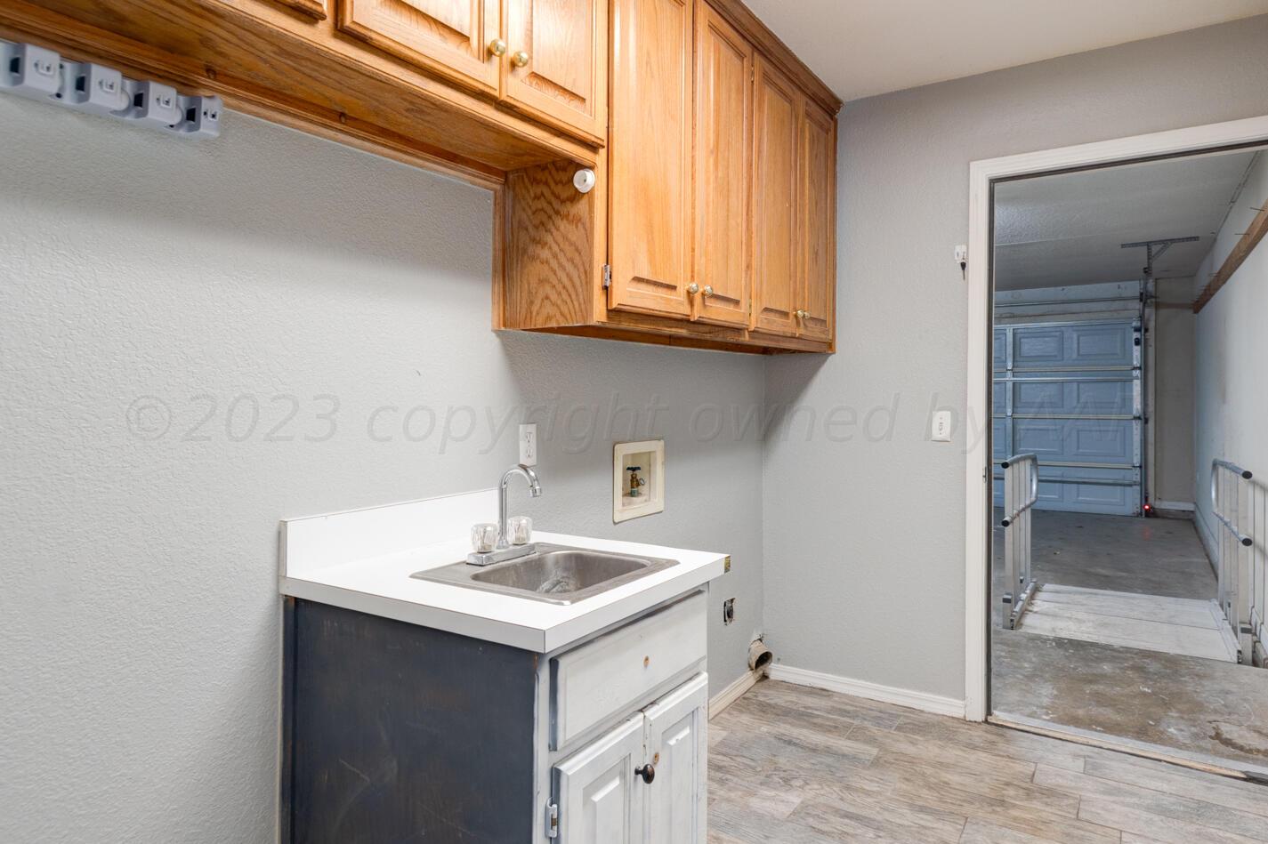 8101 Sheldon Road Amarillo, TX 79119 - Photo 12 of 24 Laundry Room
