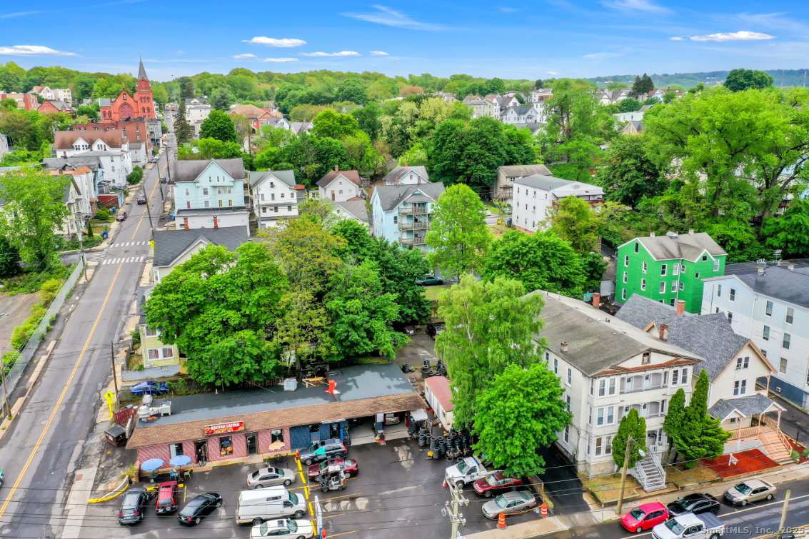 915 South Main Street Waterbury, CT 06706 - Photo 2 of 7 a view of yard