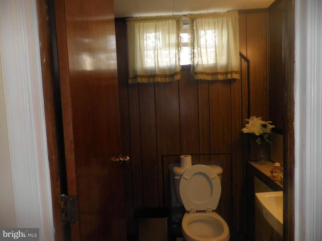 1023 Crosby Road Catonsville, MD 21228 - Photo 22 of 29 Bath