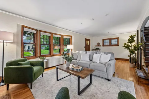 $450,000 | 1870 Beechwood Avenue, St. Paul, MN 55116