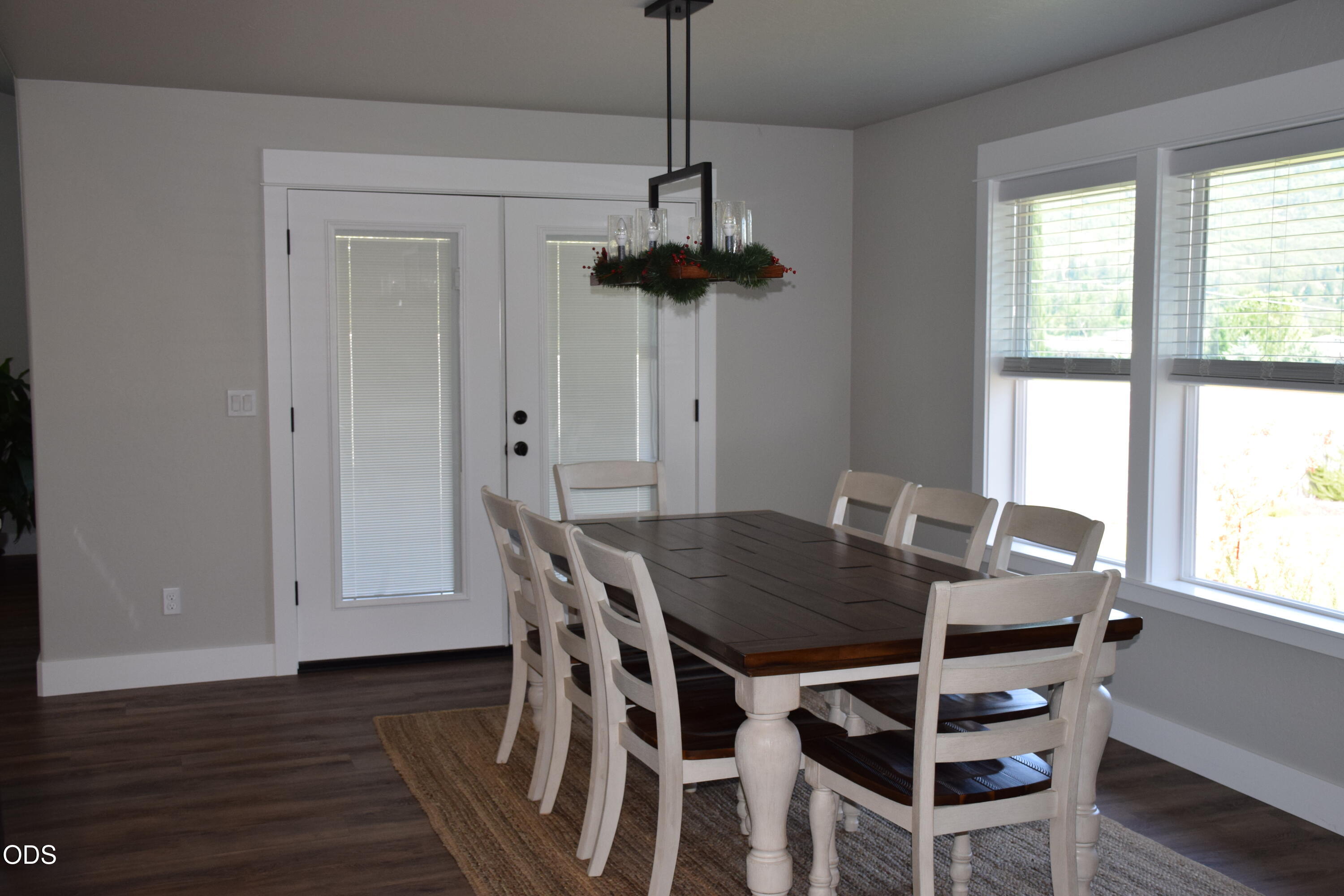303 Northwest Collette Way Grants Pass, OR 97526 - Photo 7 of 23