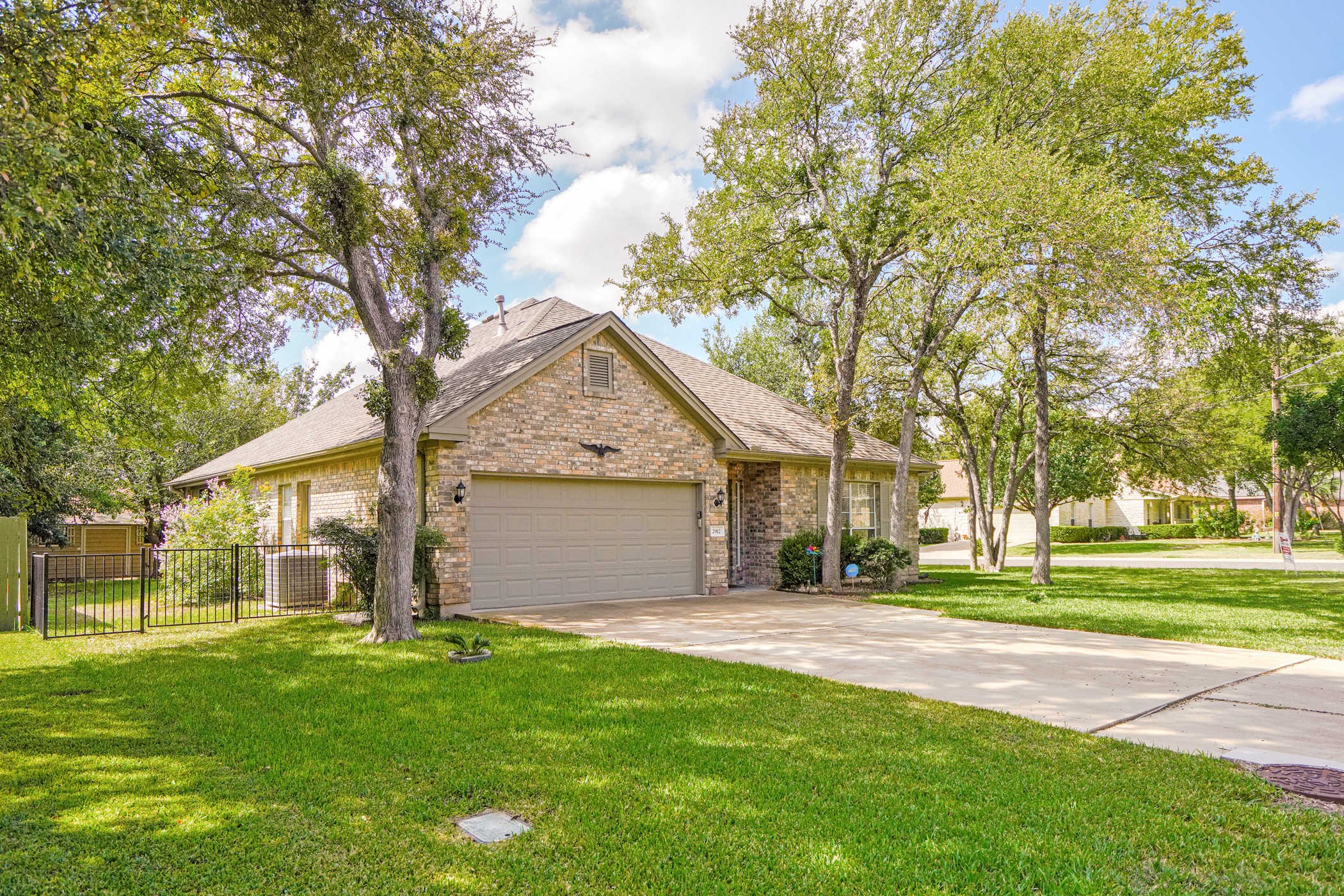 2912 Brandy Lane Georgetown, TX 78628 - Photo 2 of 33