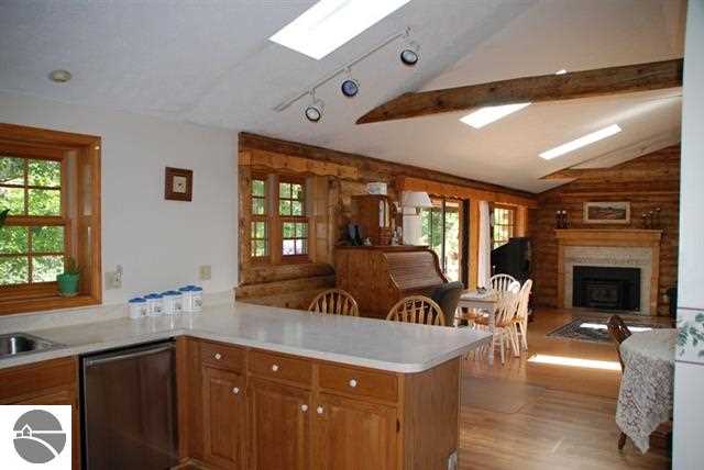 17274 Wallin Road Thompsonville, MI 49683 - Photo 20 of 39 1747996-19.JPG