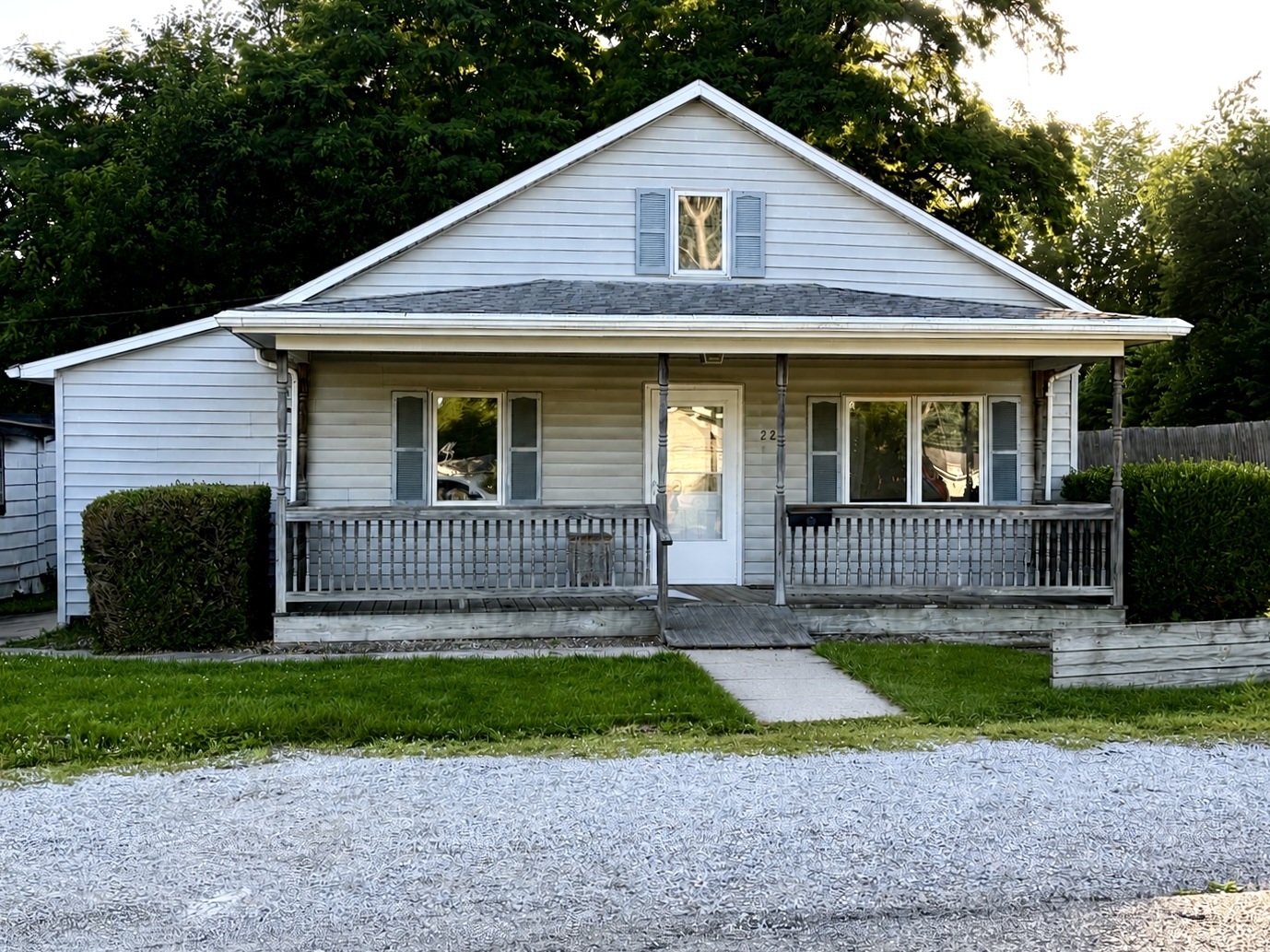 221 North George Street Clinton, IL 61727 - Photo 1 of 32