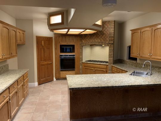 2302 South Gateway Boulevard Ridgecrest, CA 93555 - Photo 3 of 35