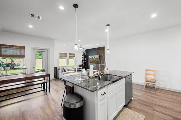 $2,900 | 1054 Great Barracuda Lane, Alvin, TX 77511