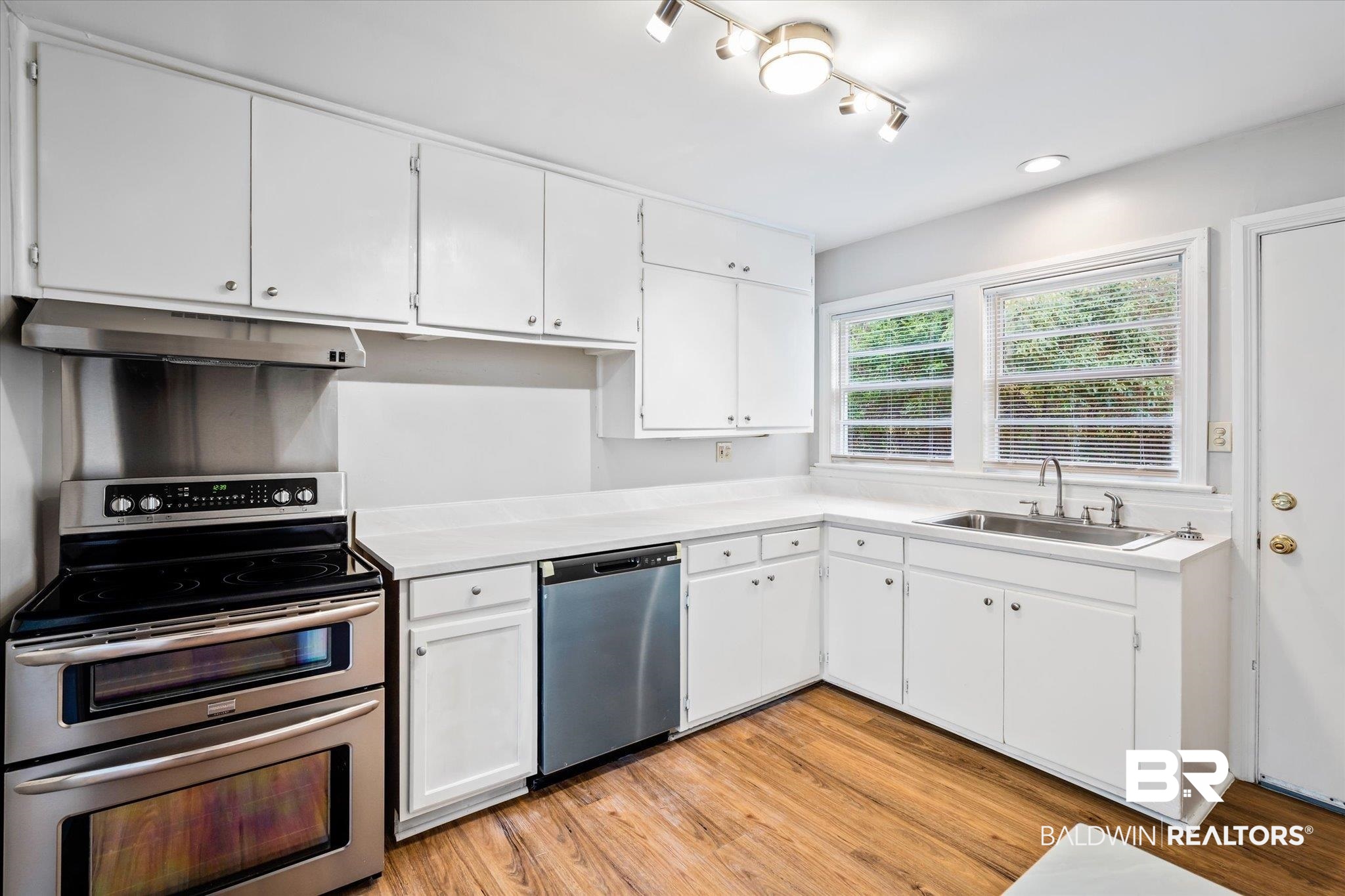 129 Shell Rd Place Mobile, AL 36607 - Photo 7 of 22