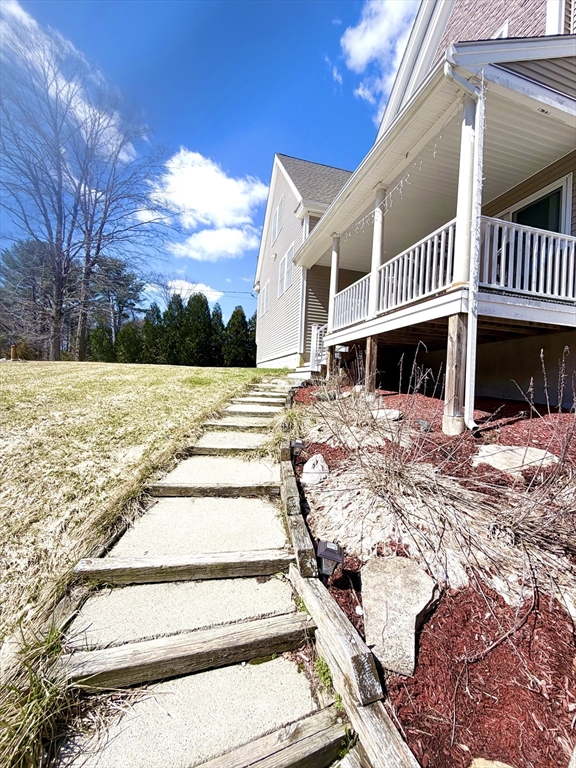 195 Lower Gore Road Webster, MA 01570 - Photo 2 of 27