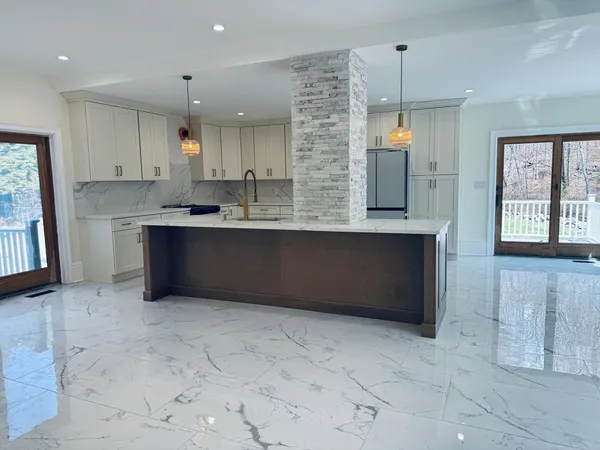 $825,000 | 195 Lower Gore Road, Webster, MA 01570