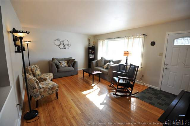 548 Huron Road Bethlehem, NY 12054 - Photo 2 of 14 Photo 2