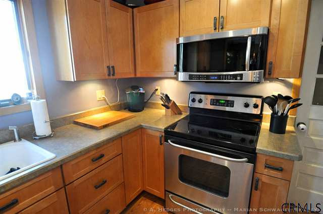 548 Huron Road Bethlehem, NY 12054 - Photo 3 of 14 Photo 3