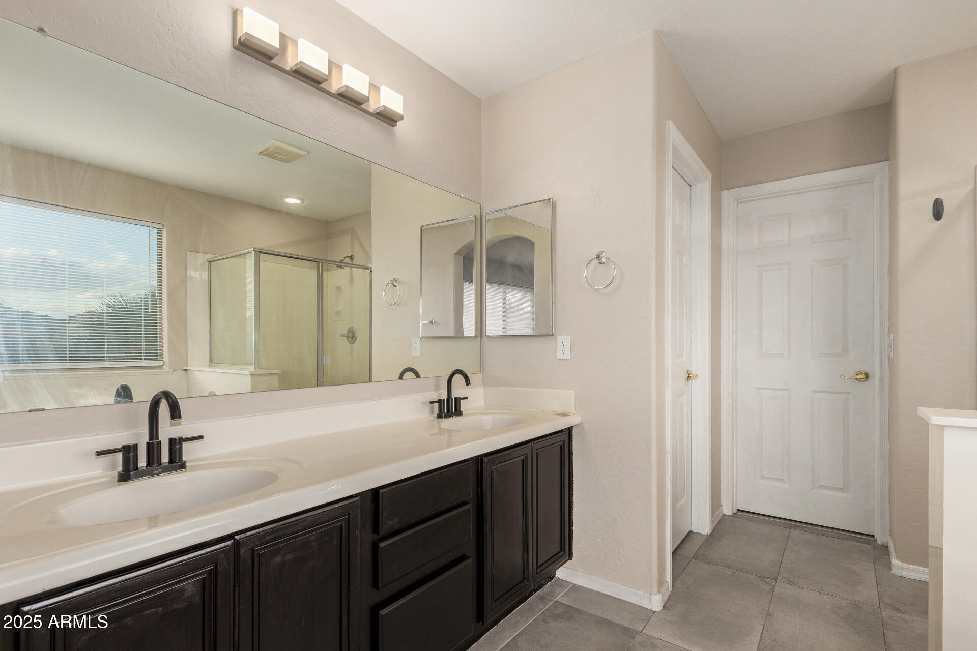 3545 East Crescent Way Gilbert, AZ 85298 - Photo 19 of 39 25 - Crescent