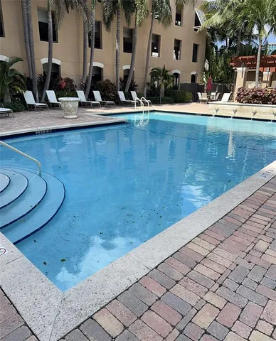 $240,000 | 616 Clearwater Park Road, Unit 403, West Palm Beach, FL 33401