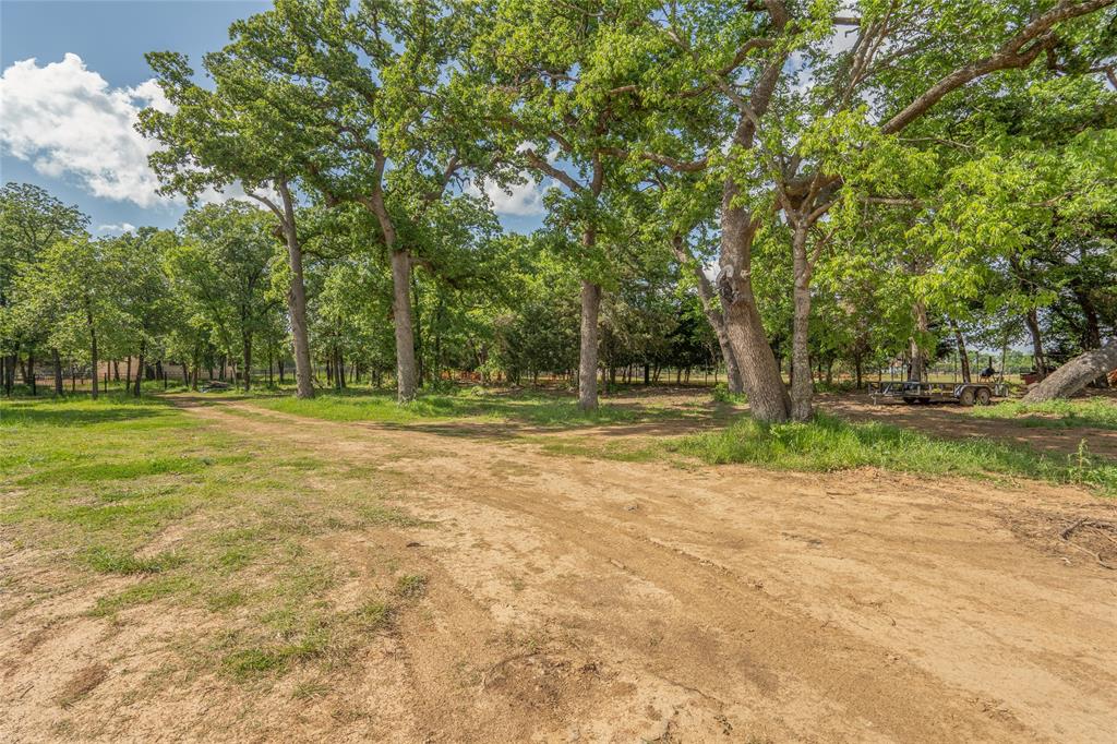 730 Sutton Lane Lewisville, TX 75077 - Photo 4 of 9