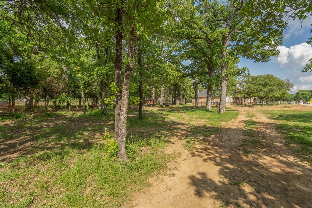 730 Sutton Lane Lewisville, TX 75077 - Photo 5 of 9