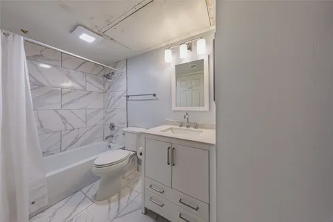 $415,000 | 501 West 26th Street, Unit 103, Austin, TX 78705