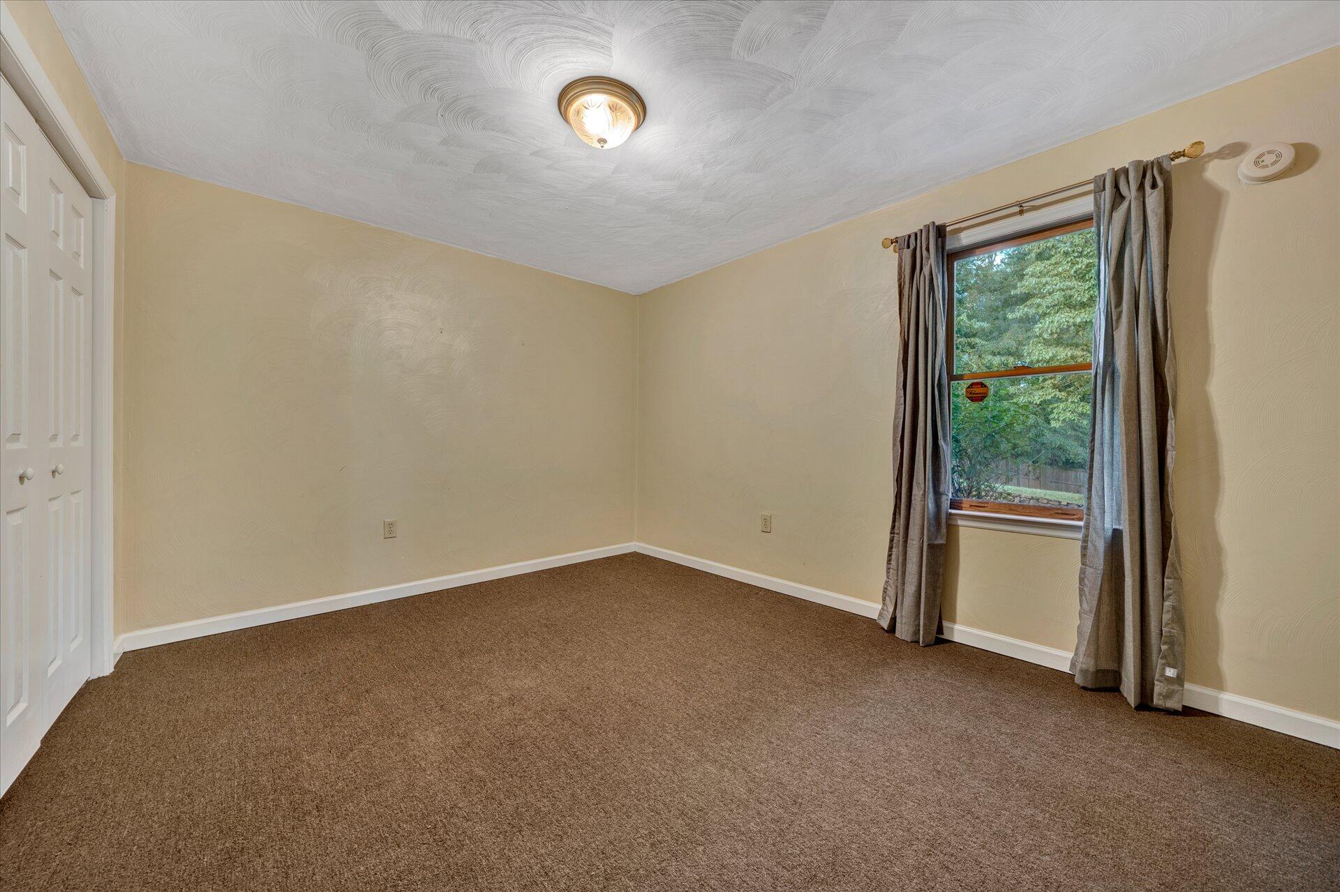 3700 Rte 3004 Roanoke, VA 24012 - Photo 26 of 40 26-DSC00061