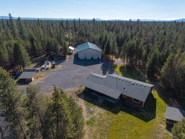 $1,049,999 | 16549 Wayne Drive, La Pine, OR 97739