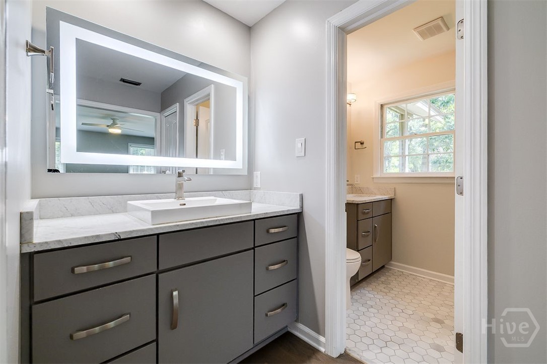 42 Clarendon Road Savannah, GA 31410 - Photo 26 of 49