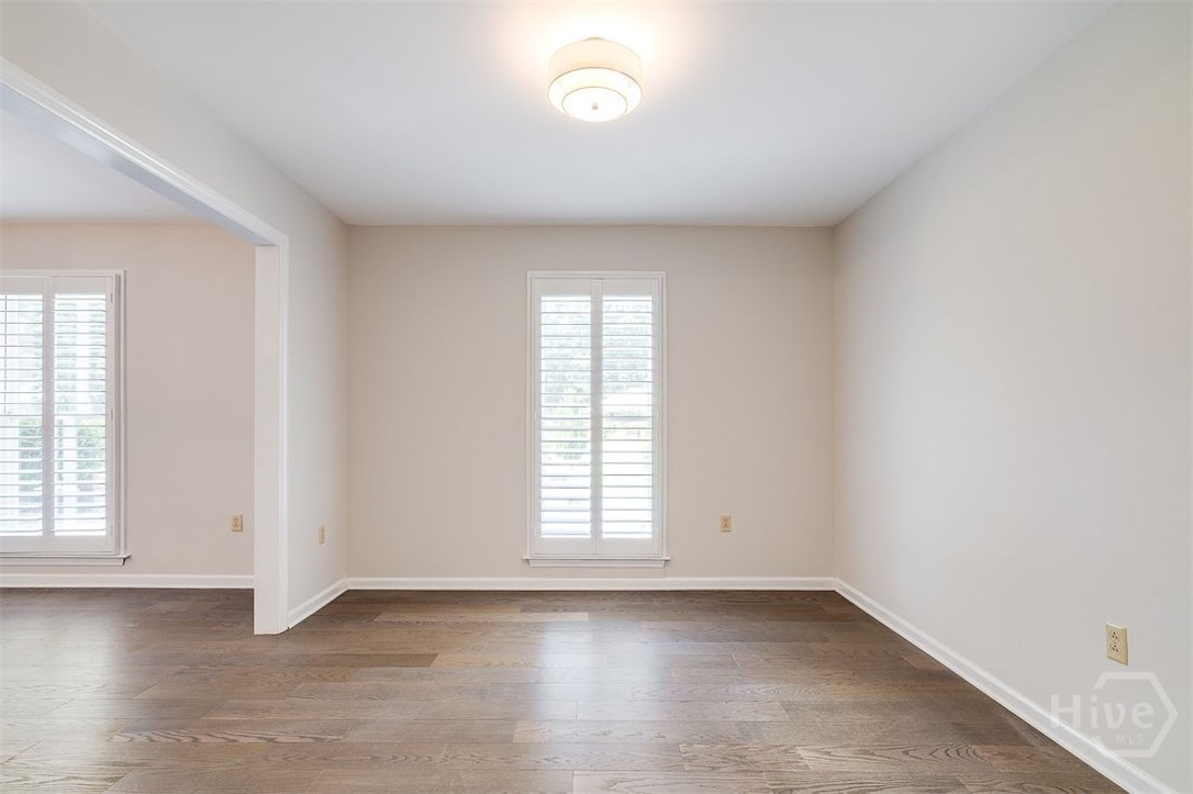 42 Clarendon Road Savannah, GA 31410 - Photo 8 of 49