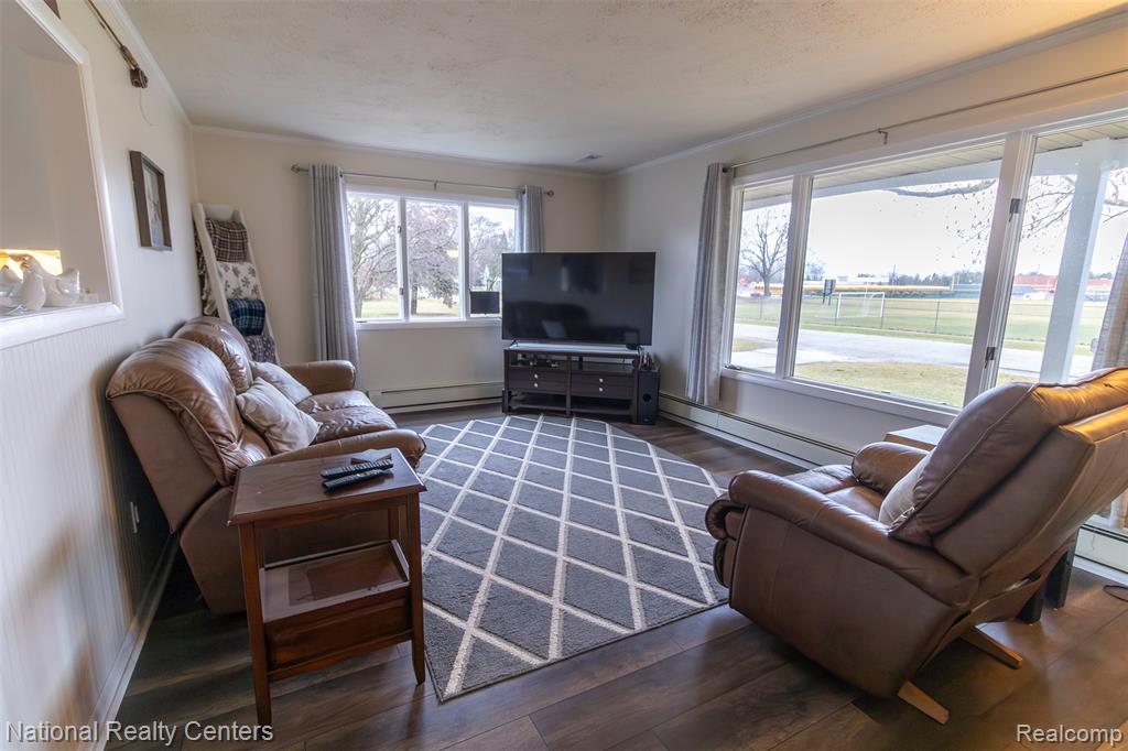 529 North Watkins Street Perry, MI 48872 - Photo 7 of 37