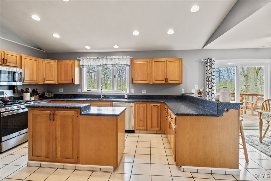 545 County Rte 54 Schroeppel, NY 13132 - Photo 16 of 50