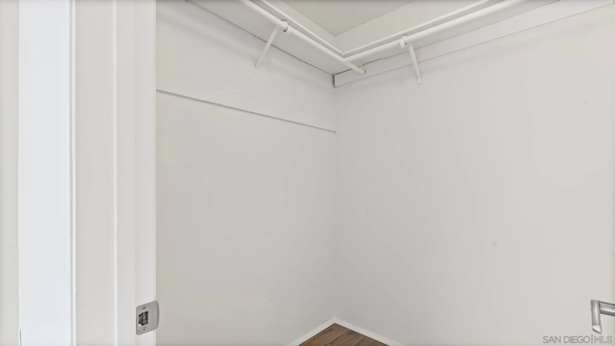 6757 Friars Road, Unit 21 San Diego, CA 92108 - Photo 26 of 40 a view of small space