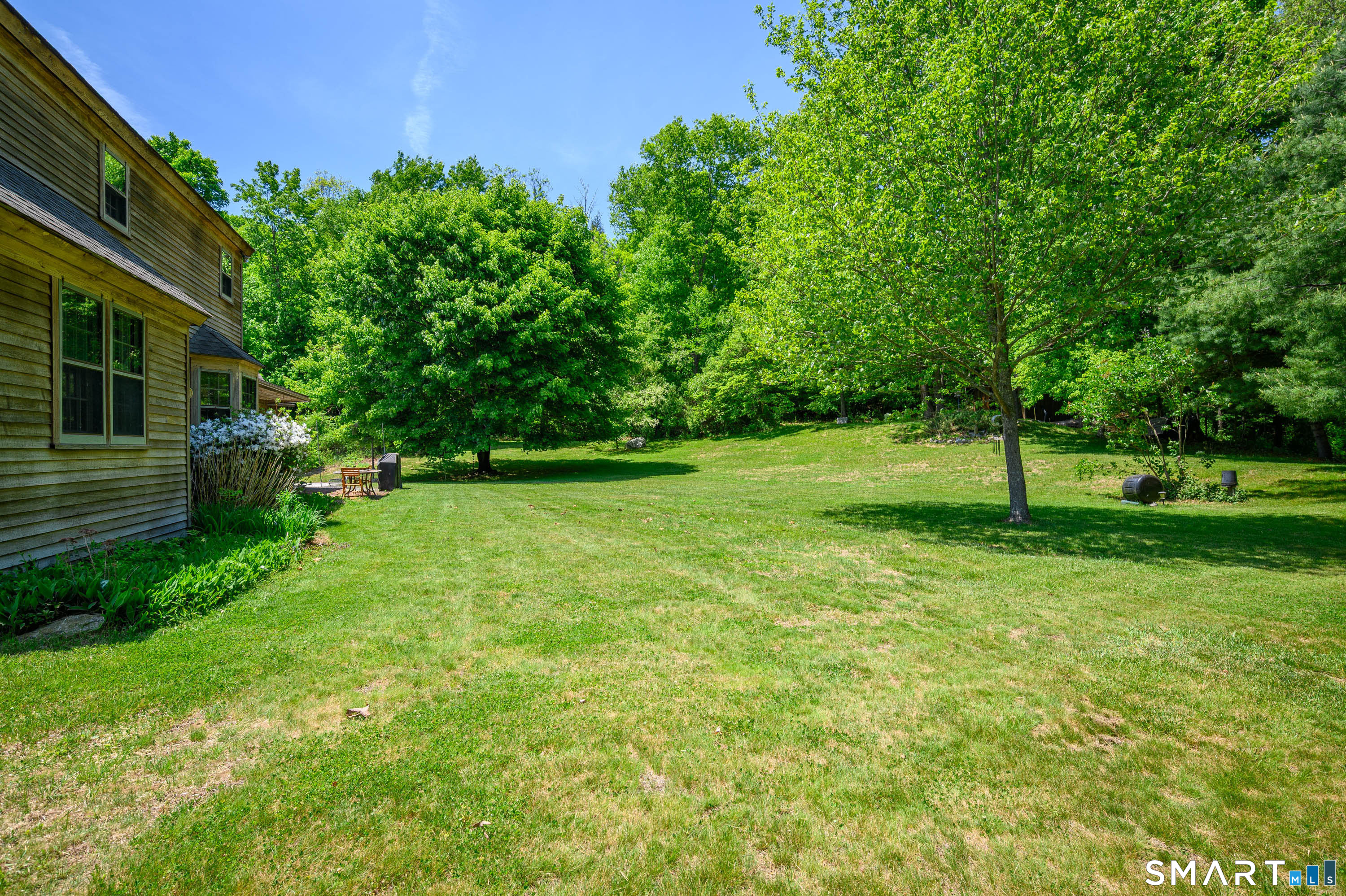 174 Huntingtown Road Newtown, CT 06470 - Photo 38 of 40 a view of a park with large trees