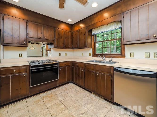 7813 Netherlands Drive Raleigh, NC 27606 - Photo 8 of 25 Gallery Image 8